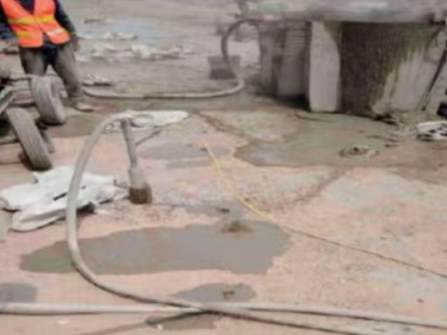 平和水泥混凝土路面板底注浆技术 路面脱空注浆整治方案